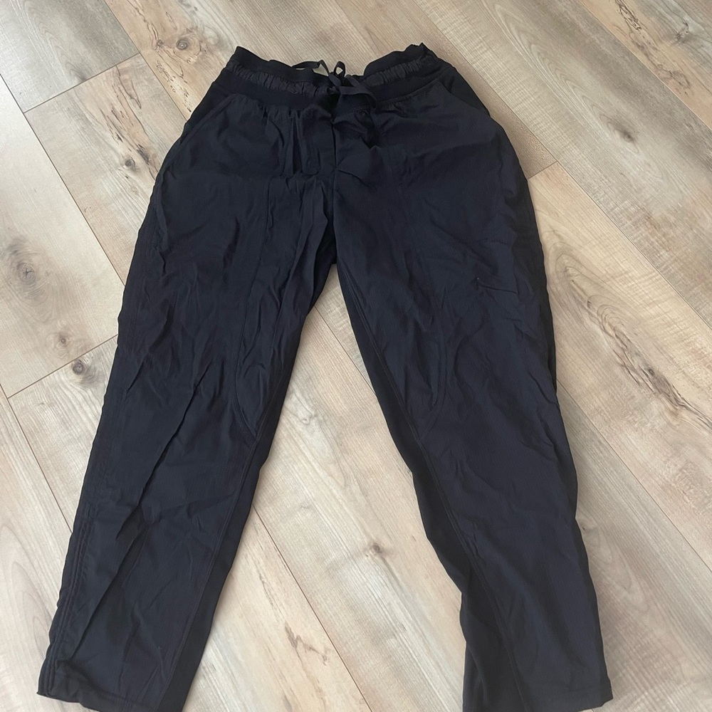 Lululemon studio crop 8